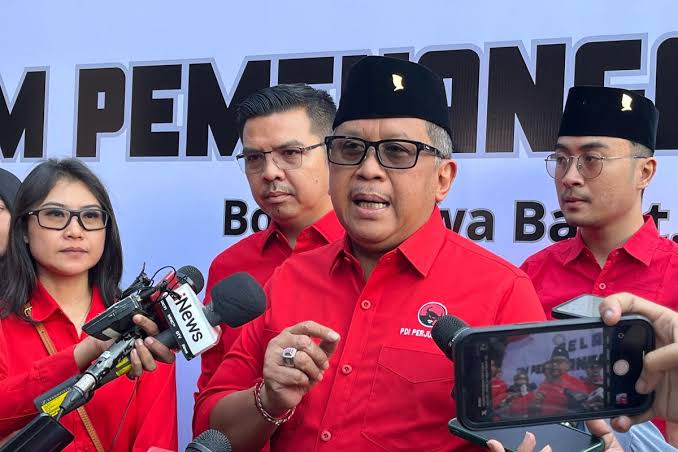 Sekjen PDIP Hasto: Anies Darahnya Merah, RK Punya Wawasan
