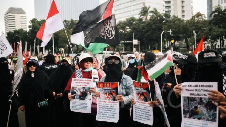 1.309 Personel Gabungan Amankan Aksi Bela Palestina di Depan Kedubes AS

