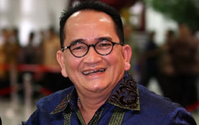 terus-ongocehin-jokowi-refly-harun-ditampar-bekas-anjing-penjaga-sby-nyinyir-terus