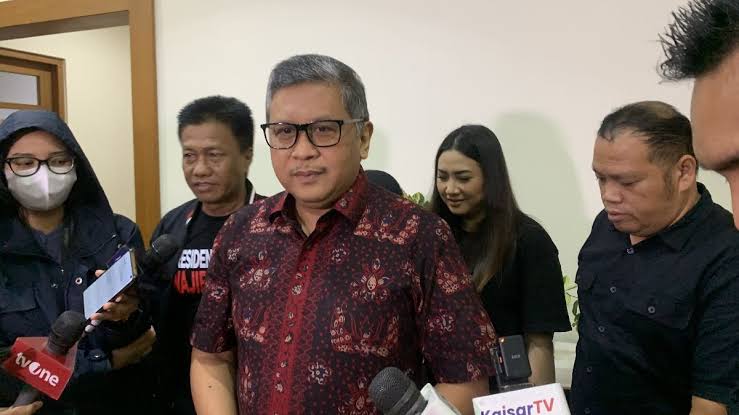 Hasto soal Akun Fufufafa: Banyak yang Lempar Batu Sembunyi Tangan