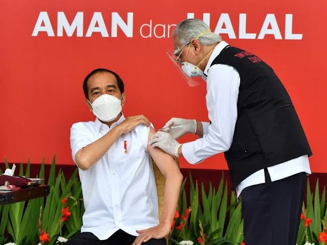 10-juta-dosis-bahan-baku-vaksin-sinovac-tiba-di-indonesia-jokowi-terima-kasih