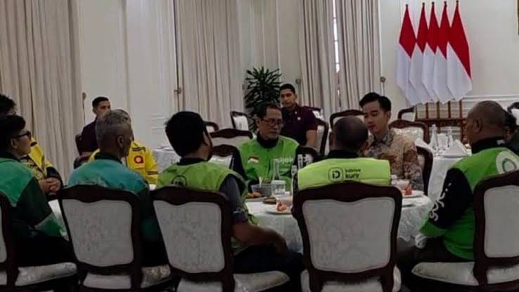 Gibran Duduk Bareng Driver Ojol di Istana Wapres