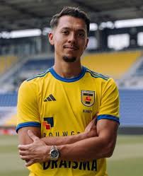 Half Indonesian Abroad