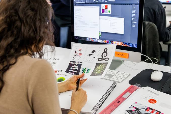 Investasi menjadi designer. Pekerjaan yang nggak ada matinya