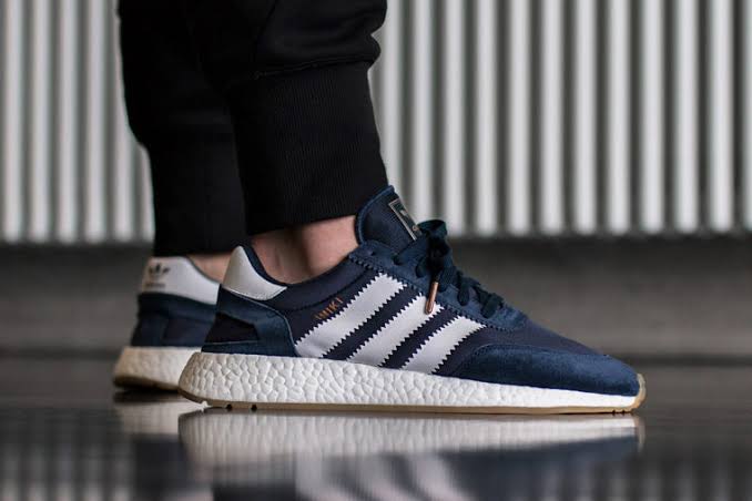 Deretan Sneakers BerDesign Classic Terbaik Dari Adidas Versi Ane !