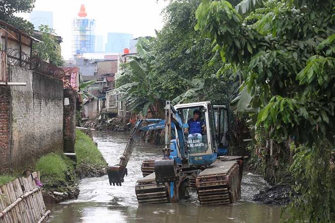 Cegah Banjir, Heru Budi Minta Dinas SDA DKI Keruk Saluran Air Setiap Hari