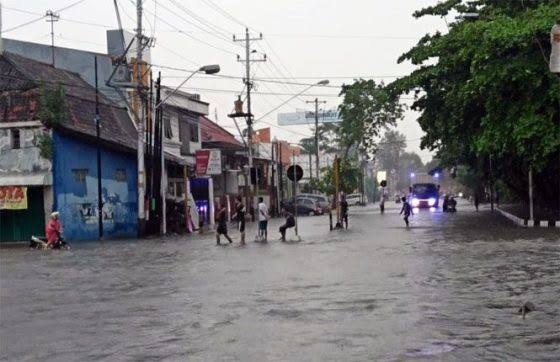 Semarang Banjir, Netizen Malah Nyalahin Anies Baswedan