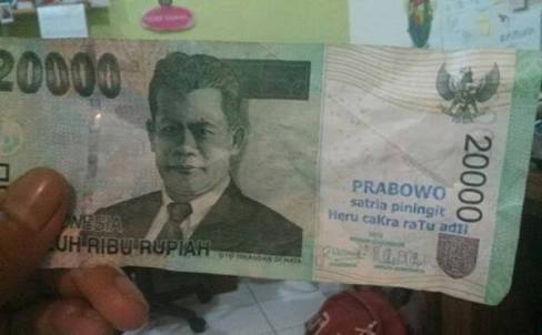 salah-tulis-nama-prabowo-matahari-mall-di-bully-netizen