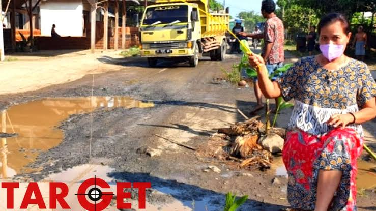 Jokowi Cek Perbaikan Jalanan Rusak Viral Kawasan Wisata Jeglongan Seribu Jawa Tengah