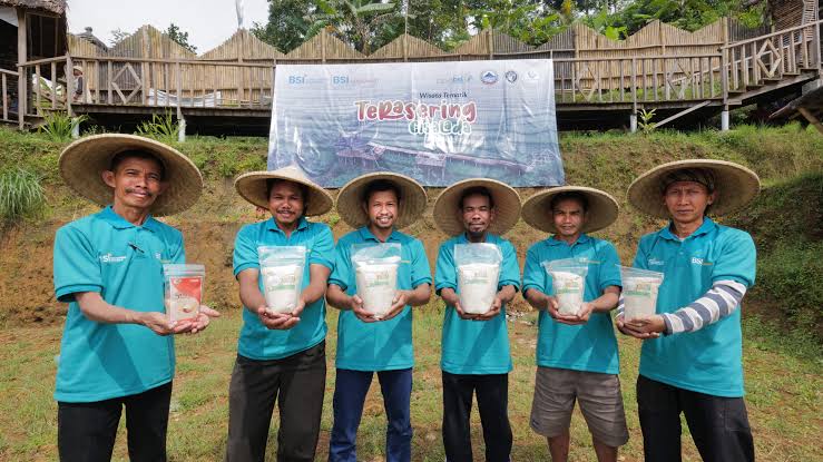 Lewat Program Desa BSI, Desa Purwabakti Sukses Menjadi Sentra Padi di Wilayah Bogor