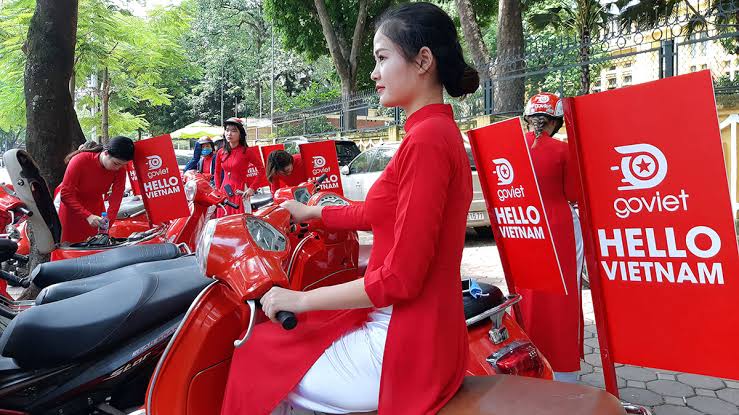 Jokowi Disambut Meriah Saat Tiba di Hanoi, Ikut Joget Bareng WNI