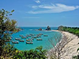 PANTAI PAPUMA DI KABUPATEN JEMBER