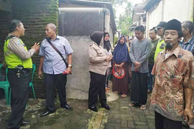 Pasutri di Malang Sepakat Bunuh Diri, Tinggalkan Wasiat Mengharukan Untuk Anaknya