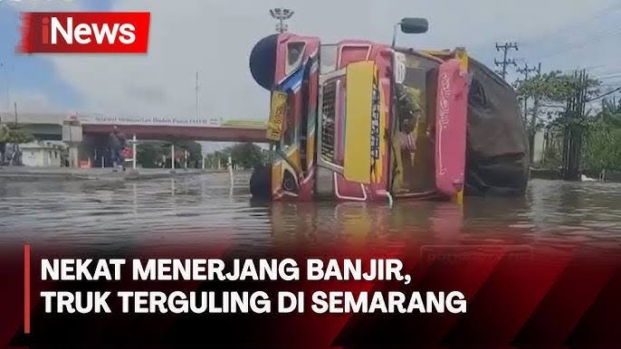 Banjir Rob Putuskan Jembatan di Dukuh Timbulsloko, Warga Butuh Bantuan