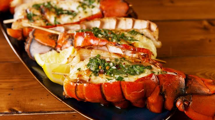Selain enak di makan, ini 7 keunikan lobster yang belum kalian tau.