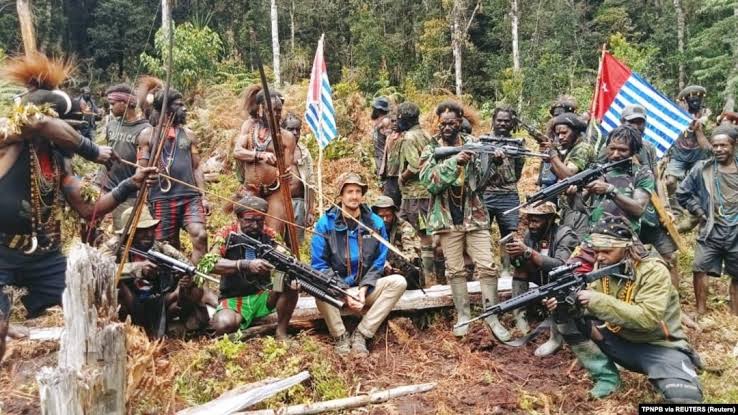 PDIP Dukung Gibran Berkantor di Papua: Mudah-mudahan Lama di Sana