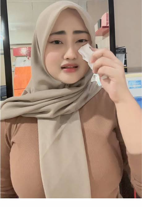 Siapa Nurma HMT? Video Syur Viral, Rela Adegan Panas Demi Uang 33 Ribu Ringgit !
