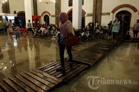 Keindahan dan Keistimewaan Stasiun Tawang Semarang.