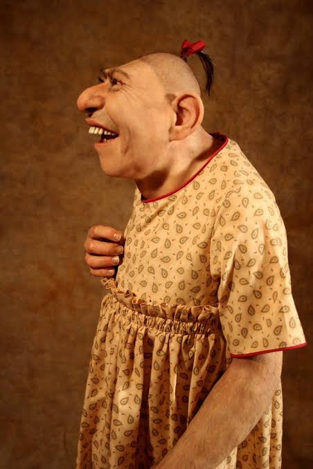 wanita-wanita-pemain-sirkus-dengan-fisik-yang-langka