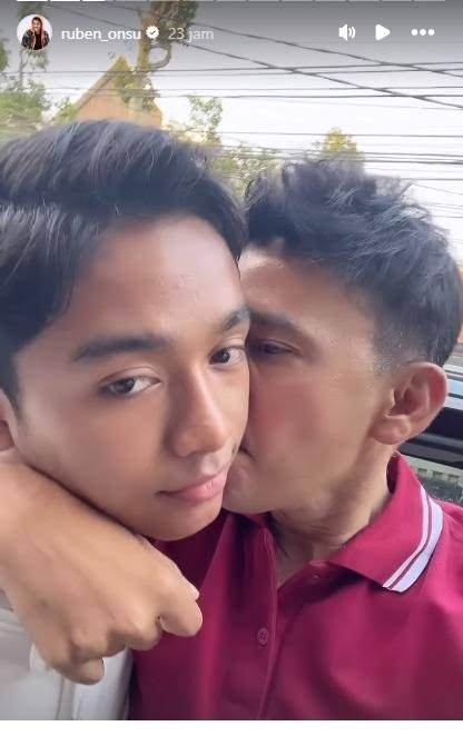 Cerita Sarwendah Tiba-tiba Betrand Peto Minta Minum ASI