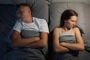 Selesaikan Dulu! 5 Dampak Psikologis Tidur Dalam Keadaan Marah