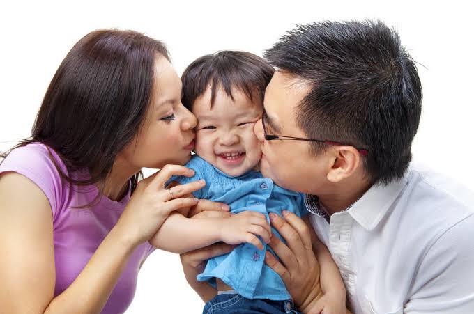4 Bahasa Cinta Untuk Buah Hati. Anak Agan Tipe Yang Mana?