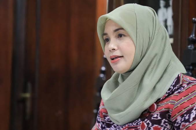 Kejutan Istri Ganjar Survei Pilkada Jateng 2024, Elektabilitas Siti Atikoh melejit