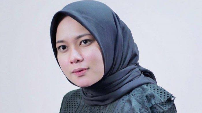 Viral! Lagu Aisyah Dinyanyikan Oleh Seorang Laki-laki dan 4 Istrinya, Akur Banget! 