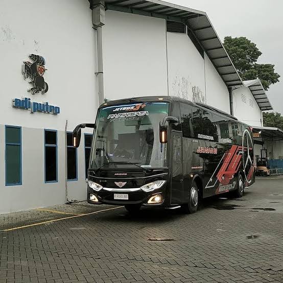 Kembalinya Trend Bus dengan Desain Kaca Depan Tunggal (Single Glass)