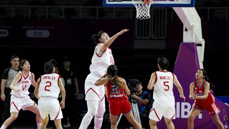 Pebasket China Zhang Ziyu Jadi Sorotan Usai Kalahkan Indonesia U-18