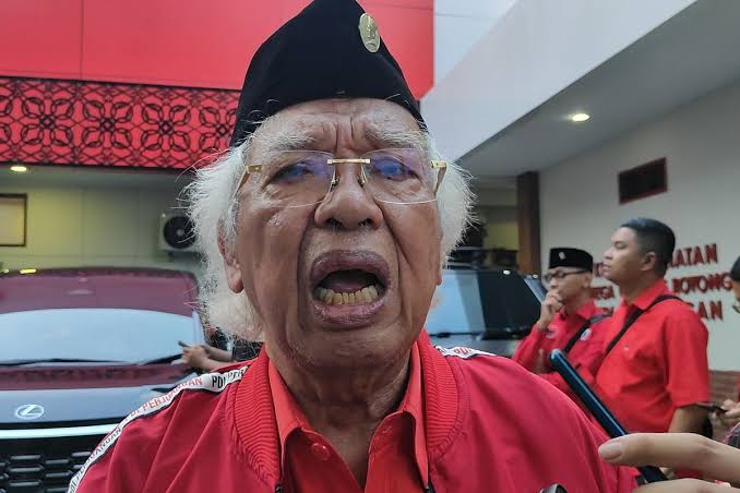 Panda Nababan Samakan Kasus Ijazah Jokowi dengan Fufufafa