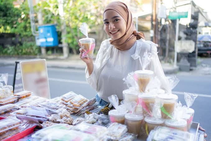 Warung Makan Dipaksa Tutup! Tradisi Tahunan di Negara Kita Tercinta