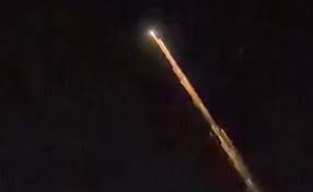 Sempat Dikira Rudal, Ternyata Ini Benda Bercahaya di Langit Lampung