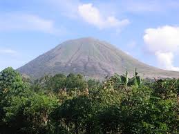 Apa !? Gunung Soputan Status Siaga Namun Selalu Banyak Wisatawan