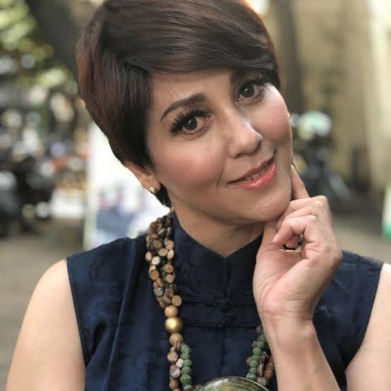 Menginjak Usia 50 Tahun. 7 Artis Ini Tetap Cantik!