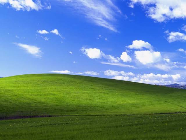 Inilah Fotografer dari Wallpaper &quot;Bliss&quot; di Windows XP, Agan Pasti Hafal Gambarnya!