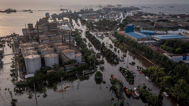 Hujan Tiga Jam, Kota Semarang Dikepung Banjir, Pemkot dan Walikota Dikritik Netizen