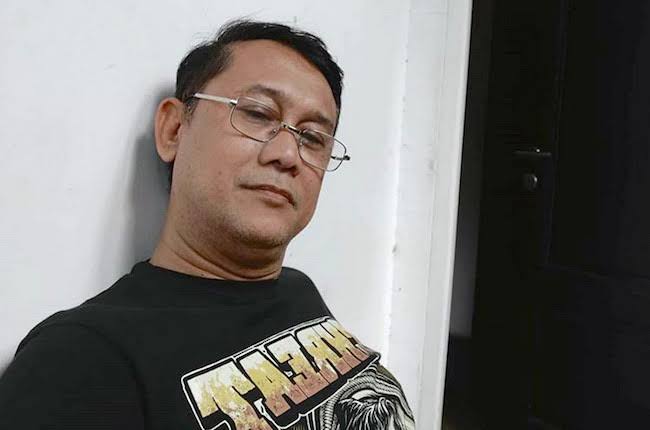 Denny Siregar Ngamuk Buntut Suara Prabowo-Gibran Terus Naik , Ade: Ikhlasin Aja