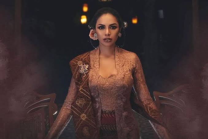 Penampilan Nikita Pakai Kebaya Dinilai Mirip Istri Soekarno: Kayak Ratna Sari Dewi