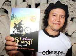 Kisah Andrea Hirata, Bocah Belitung Penulis Laskar Pelangi