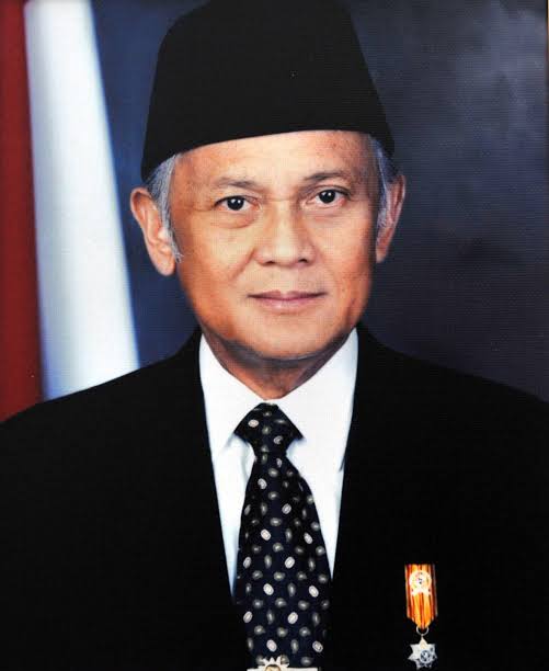 Belajar Dari 3 Pesan Tersirat Dalam Perjalanan Bapak BJ Habibie
