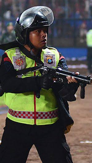 Polisi Minta Maaf soal Yel-yel Brimob Saat Sidang Kanjuruhan