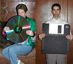 6 Karya Luar Biasa dari Benda Bekas Floppy Disk