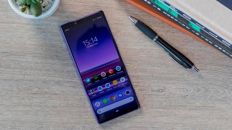 Ini 4 Smartphone Flagship Dengan Triple Camera Terbaik Saat Ini