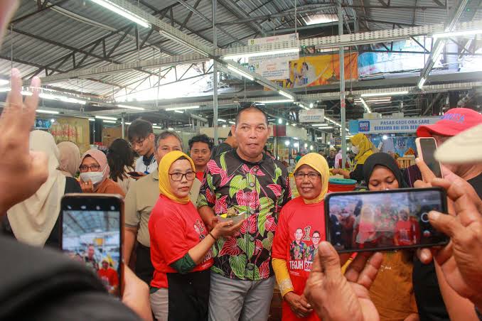 Teriakan Fufufafa Menggema Saat Debat Publik Pilkada Solo