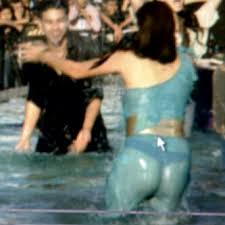 Buat kamu yang suka make celana dalam BOLAK BALIK !