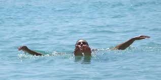 Cara mandi di laut bagi pemula (Beginner)