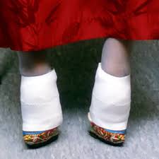 Foot Binding (Tradisi Pengikatan Kaki di Cina)