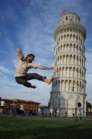 Apakah Menara Miring Pisa Sengaja Dibuat Miring?