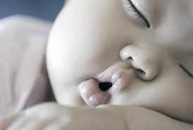 baby style, gaya tidur bayi yang bikin ngakak dan ngegemesin